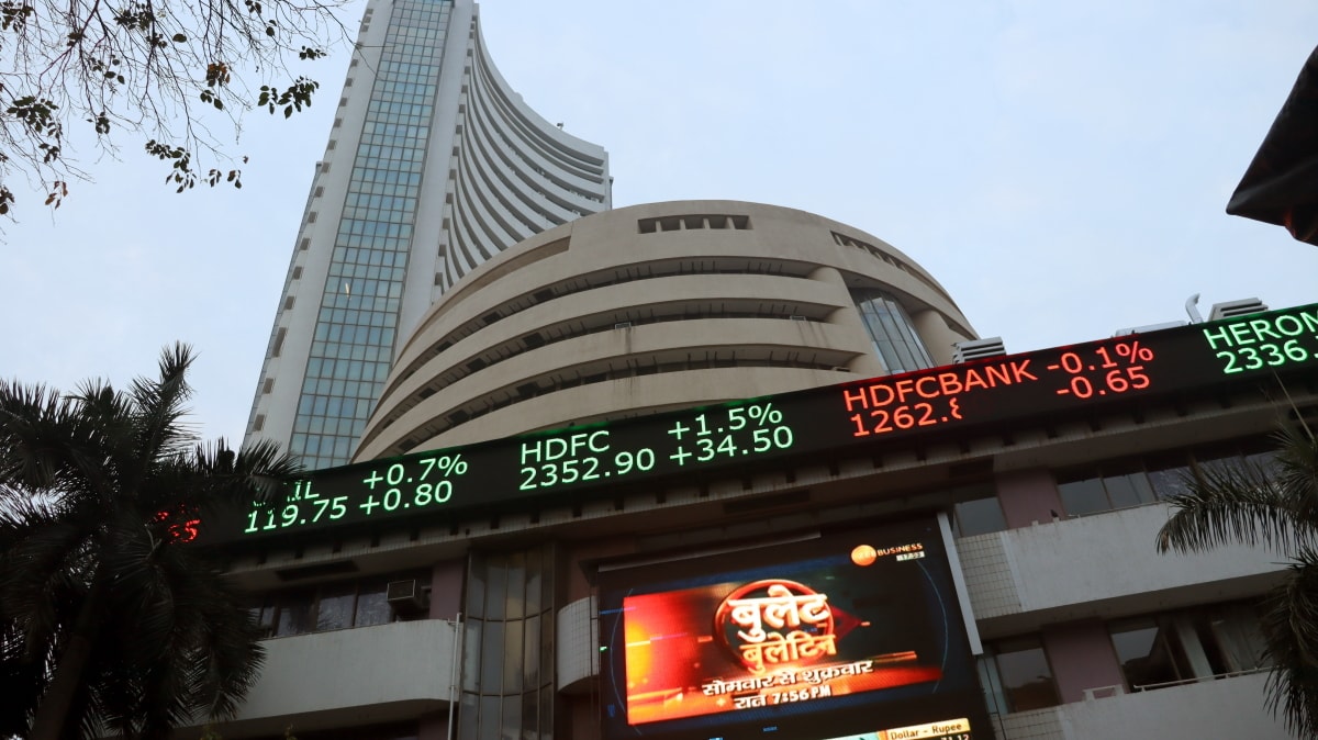 Indian market rises amid China’s tumble