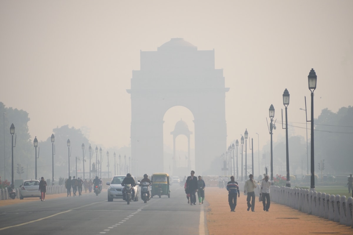 India Air Pollution Ban Of Gasoline Powered Motorcycles To Ease Problem