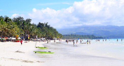 Philippine Economy Philippines island Boracay, tourism boost Philippine economy
