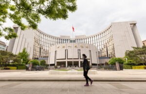 China: Weakening economy prompts lending rate cuts