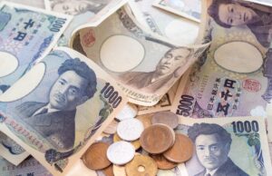 Yen stürzt gegenüber dem Dollar auf 144
