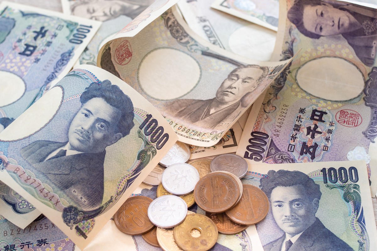 yen depreciation