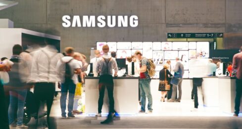 Samsung Electronics eyes chip recovery amidst profit slump Samsung Electronics eyes chip recovery amidst profit slump.